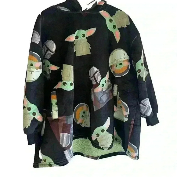 BIG STAR Other - ⚡️5/$20 bundle sale⚡️ Kids One Size Star Wars Baby Yoda Oversized Hooded Hoodie